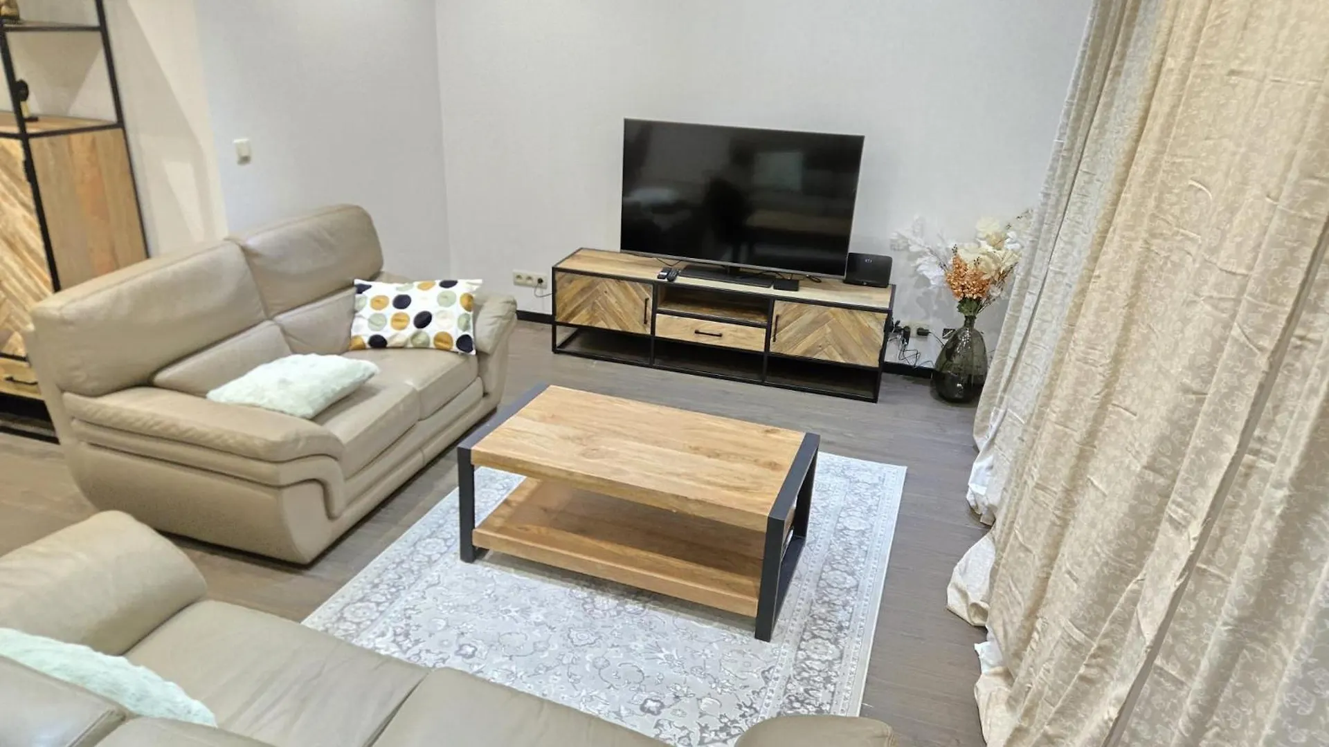 Vila Yael House Brusel